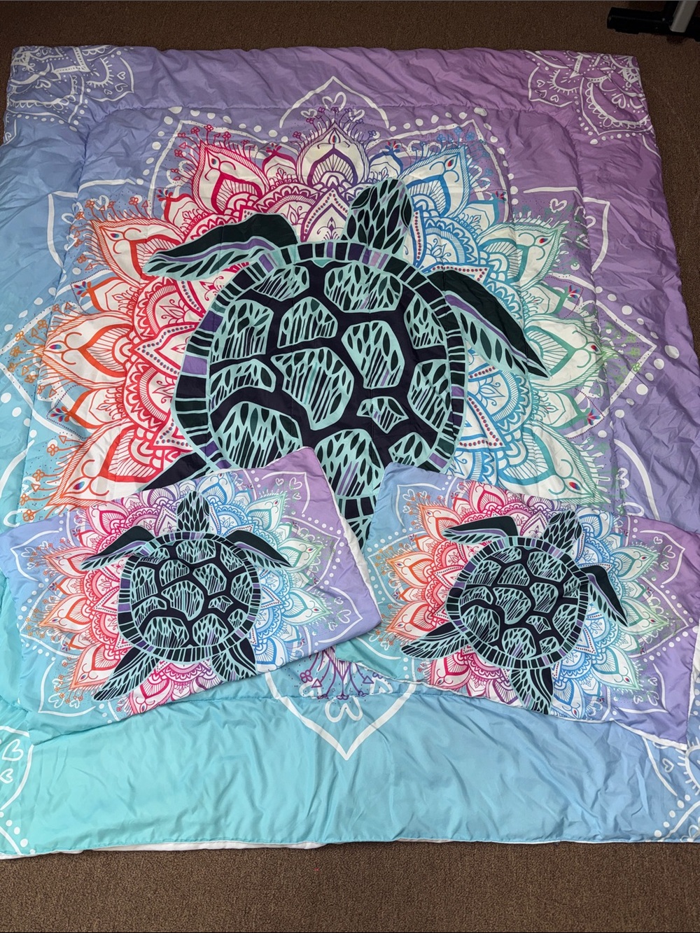 Like New Ocean Turtle Mandala Full Size Bedding Set in Rainbow Pastels